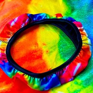 Tye dye steering wheel cover brand new but won’t fit my rav 4